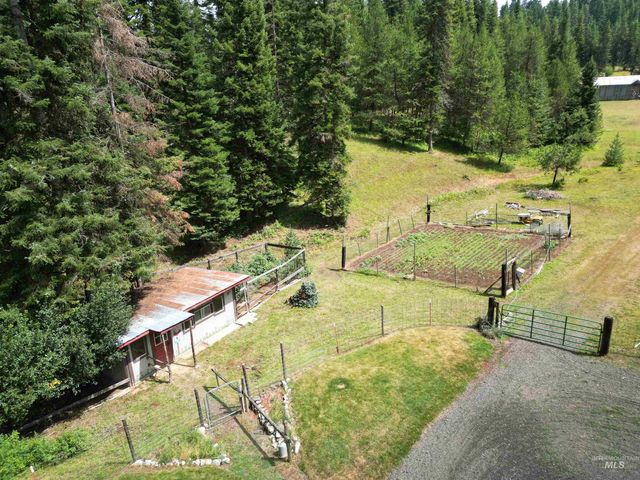 22848 Hwy 11, Weippe, ID 83553