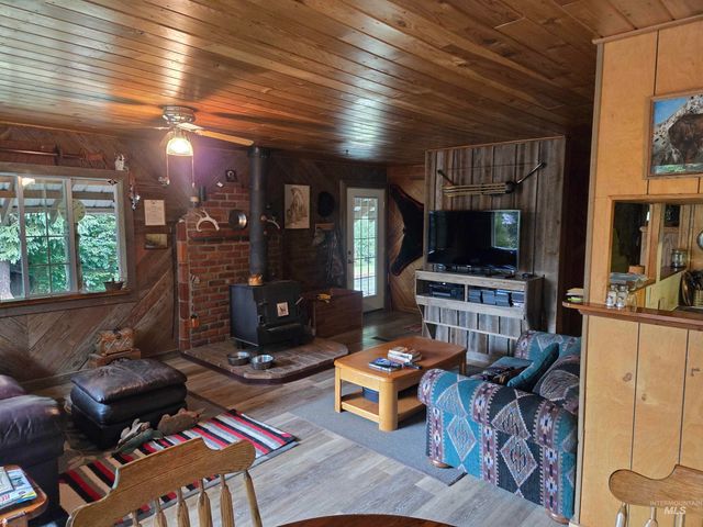 22848 Hwy 11, Weippe, ID 83553