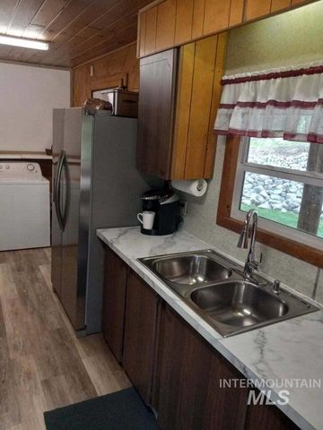 22848 Hwy 11, Weippe, ID 83553