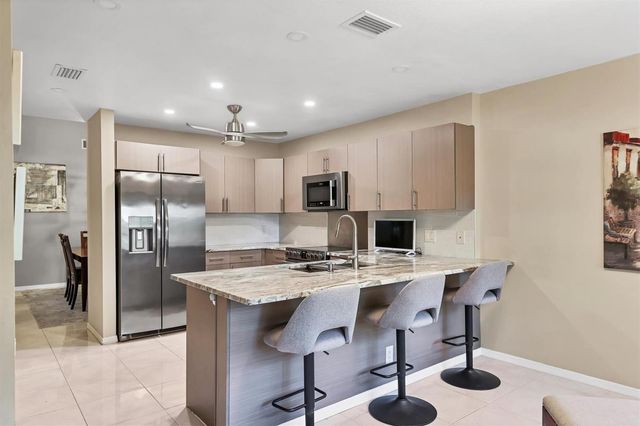 7608 FAIRWAY WOODS DRIVE 206, Sarasota, FL 34238