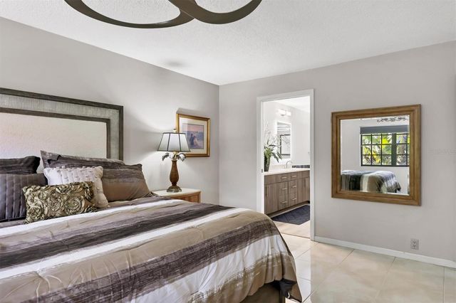 7608 FAIRWAY WOODS DRIVE 206, Sarasota, FL 34238