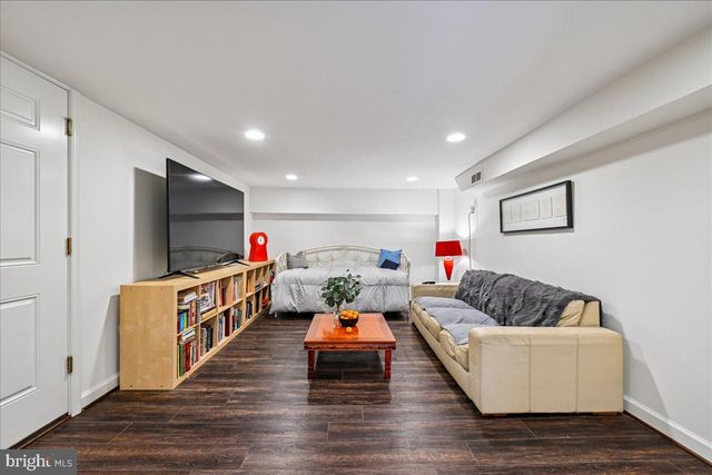 10211 BROOKMOOR DR, Silver Spring, MD 20901