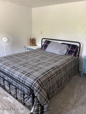 19118 St Joe River Rd, Calder, ID 83808