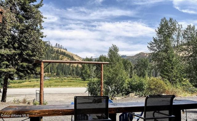 19118 St Joe River Rd, Calder, ID 83808