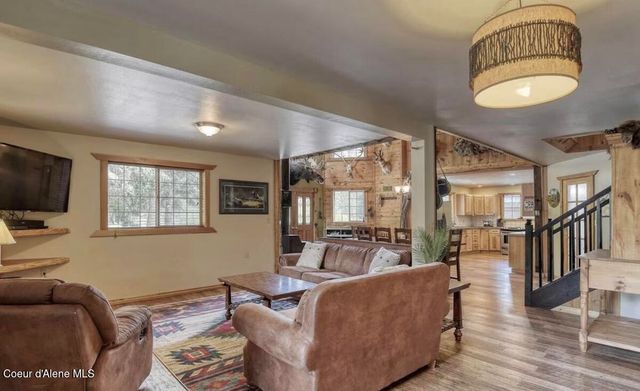 19118 St Joe River Rd, Calder, ID 83808