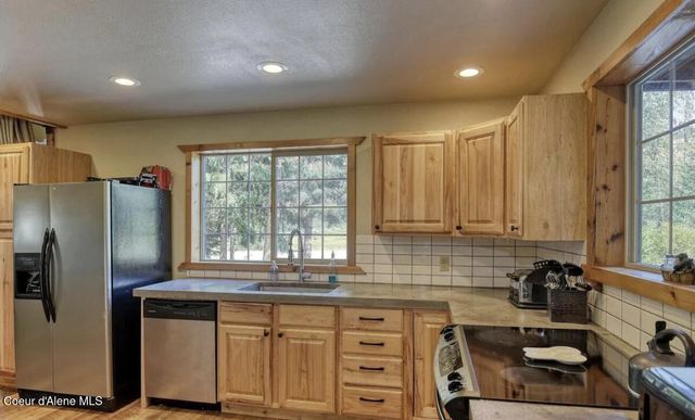 19118 St Joe River Rd, Calder, ID 83808