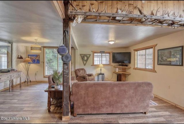 19118 St Joe River Rd, Calder, ID 83808