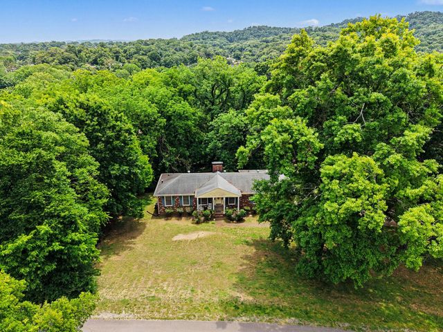 900 Plateau Pkwy, Nashville, TN 37205
