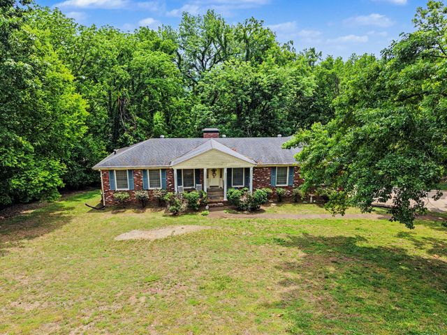 900 Plateau Pkwy, Nashville, TN 37205