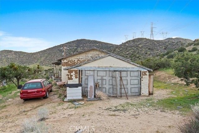 32301 Angeles Forest, Palmdale, CA 93550