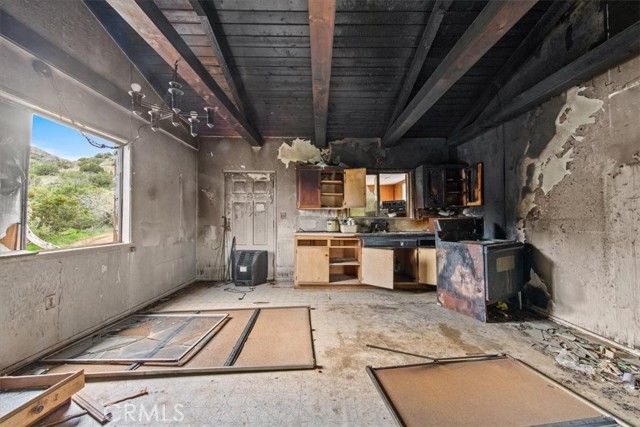 32301 Angeles Forest, Palmdale, CA 93550