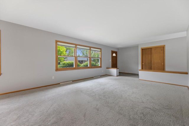 5590 Leroy LANE, Greendale, WI 53129