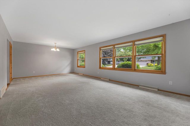 5590 Leroy LANE, Greendale, WI 53129