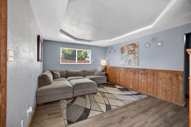 724 Dabney Ave, Rio Linda, CA 95673