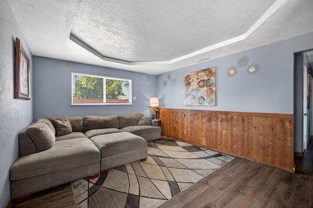 724 Dabney Ave, Rio Linda, CA 95673