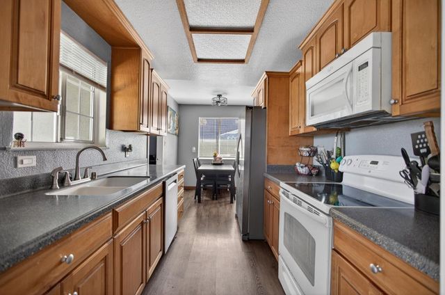 724 Dabney Ave, Rio Linda, CA 95673