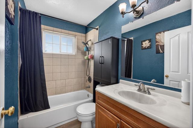 724 Dabney Ave, Rio Linda, CA 95673