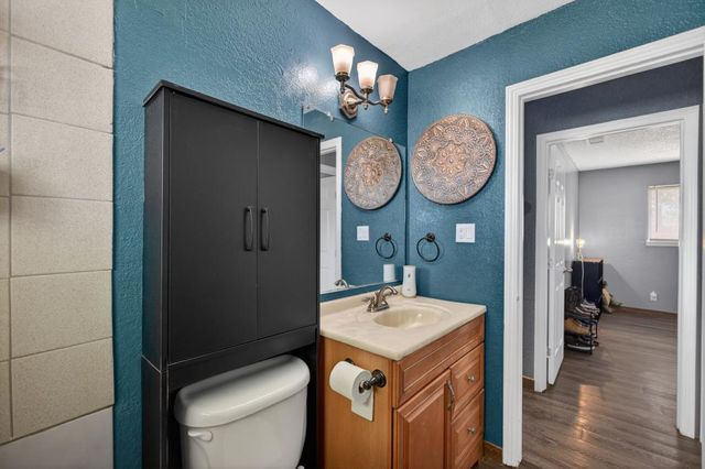 724 Dabney Ave, Rio Linda, CA 95673