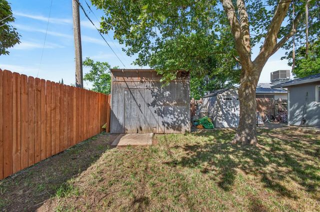 724 Dabney Ave, Rio Linda, CA 95673