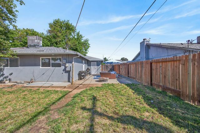 724 Dabney Ave, Rio Linda, CA 95673