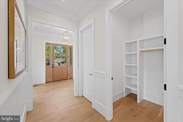 6523 ELMHIRST DR, Falls Church, VA 22043