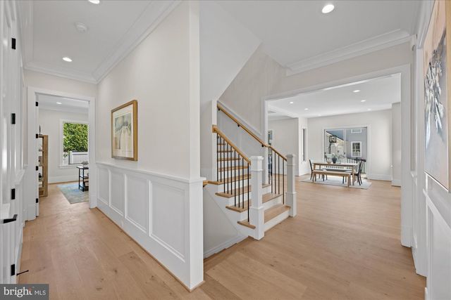 6523 ELMHIRST DR, Falls Church, VA 22043