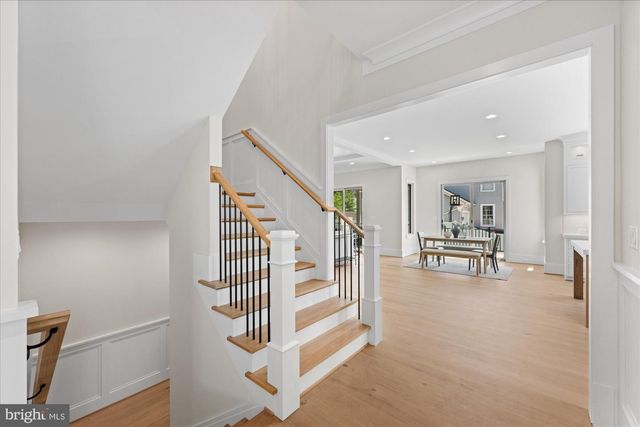 6523 ELMHIRST DR, Falls Church, VA 22043