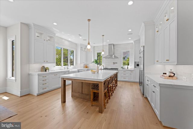6523 ELMHIRST DR, Falls Church, VA 22043