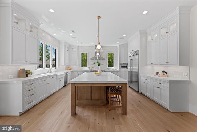 6523 ELMHIRST DR, Falls Church, VA 22043