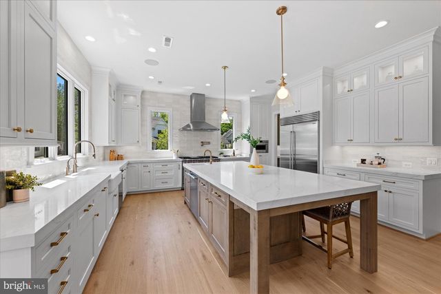 6523 ELMHIRST DR, Falls Church, VA 22043