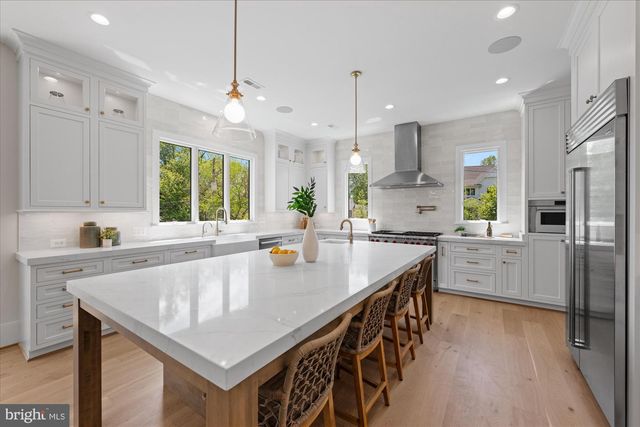 6523 ELMHIRST DR, Falls Church, VA 22043