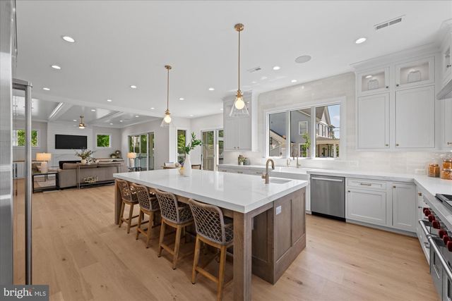 6523 ELMHIRST DR, Falls Church, VA 22043