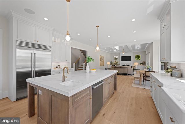 6523 ELMHIRST DR, Falls Church, VA 22043