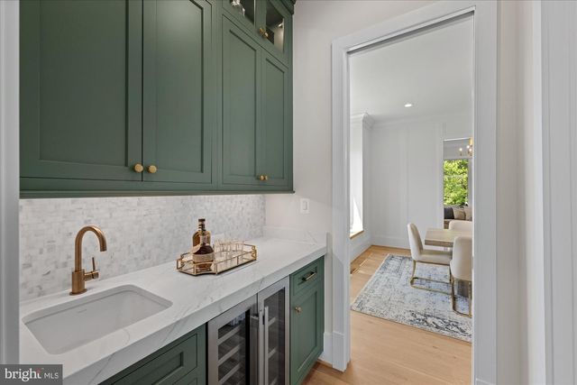 6523 ELMHIRST DR, Falls Church, VA 22043