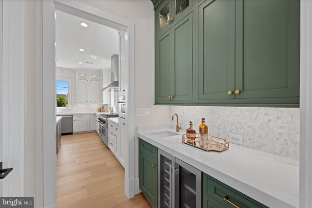 6523 ELMHIRST DR, Falls Church, VA 22043