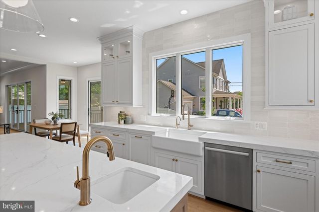 6523 ELMHIRST DR, Falls Church, VA 22043