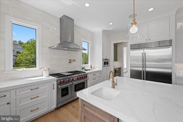 6523 ELMHIRST DR, Falls Church, VA 22043