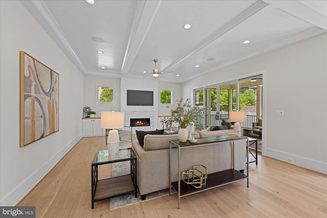 6523 ELMHIRST DR, Falls Church, VA 22043