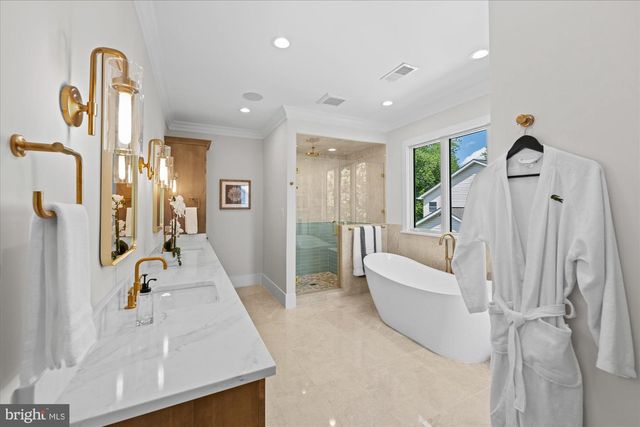6523 ELMHIRST DR, Falls Church, VA 22043
