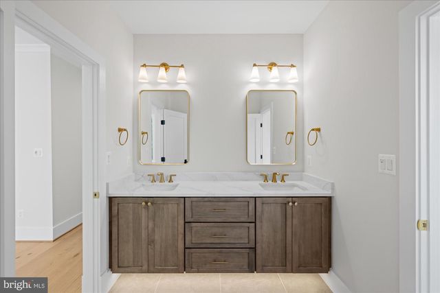 6523 ELMHIRST DR, Falls Church, VA 22043