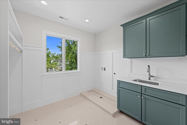 6523 ELMHIRST DR, Falls Church, VA 22043