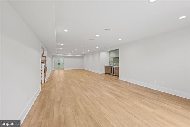 6523 ELMHIRST DR, Falls Church, VA 22043
