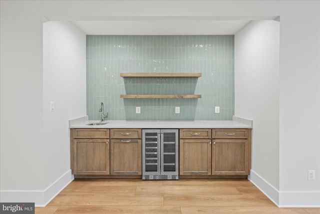 6523 ELMHIRST DR, Falls Church, VA 22043