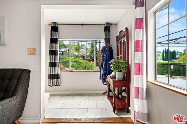 2302 Berkeley Avenue, Los Angeles, CA 90026