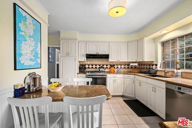 2302 Berkeley Avenue, Los Angeles, CA 90026