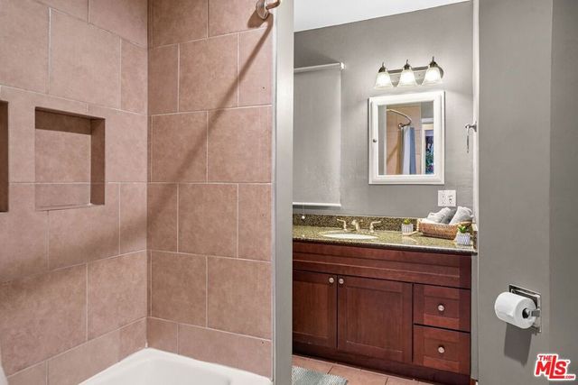 2302 Berkeley Avenue, Los Angeles, CA 90026