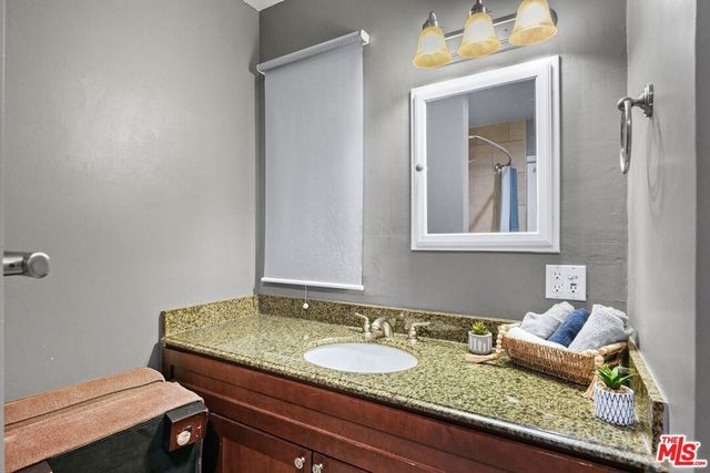 2302 Berkeley Avenue, Los Angeles, CA 90026