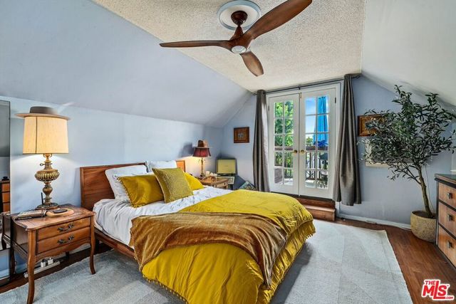 2302 Berkeley Avenue, Los Angeles, CA 90026