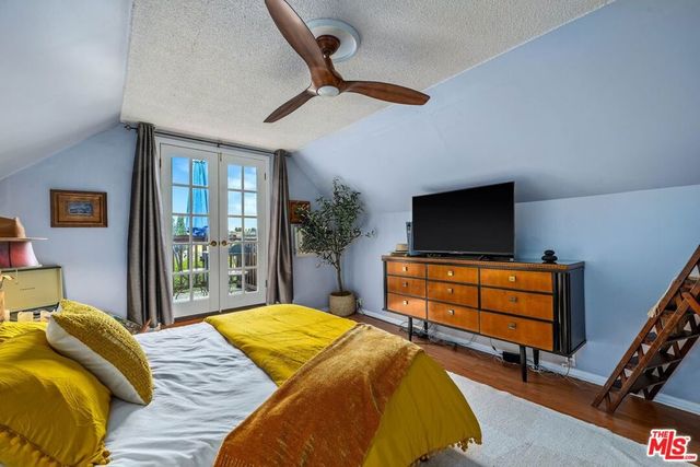 2302 Berkeley Avenue, Los Angeles, CA 90026