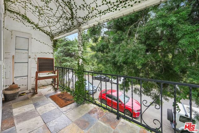 2302 Berkeley Avenue, Los Angeles, CA 90026